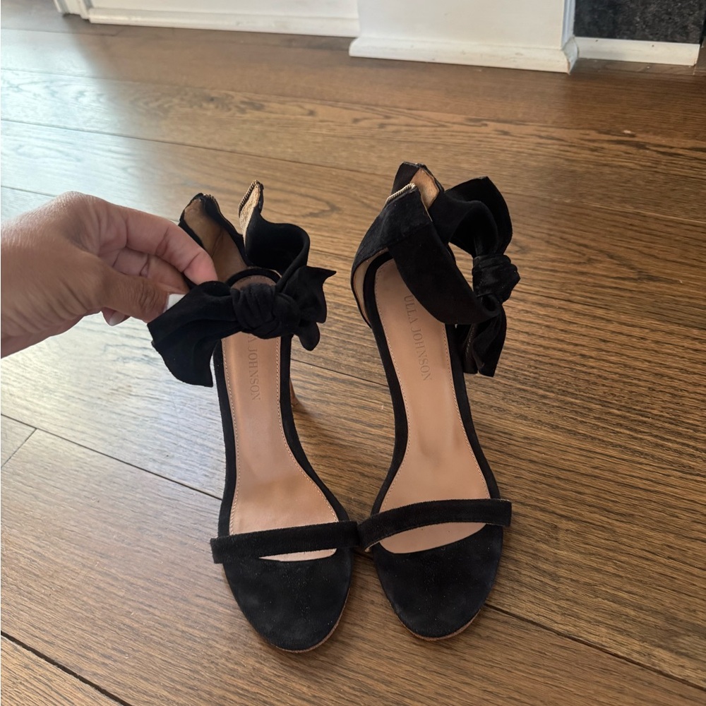 Veronica Beard Black Suede Sandals with Bow Detail